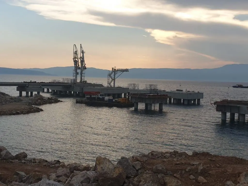 Chinese yard delivers first Croatian FSRU