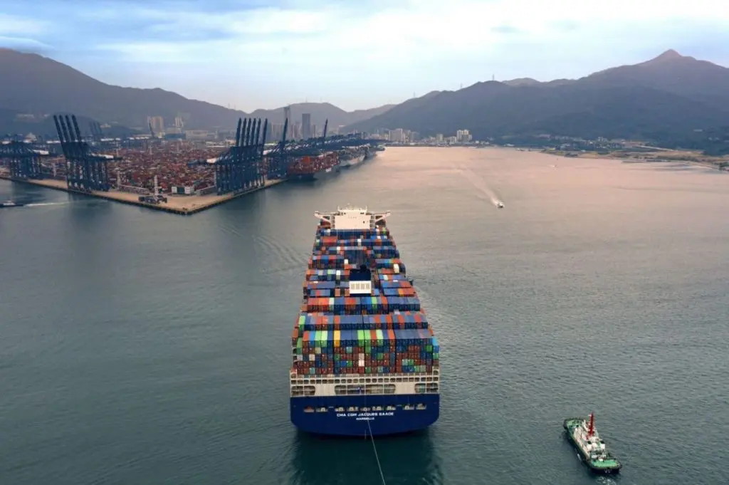 Photo CMA CGM's LNG-powered giant visits China's Yantian