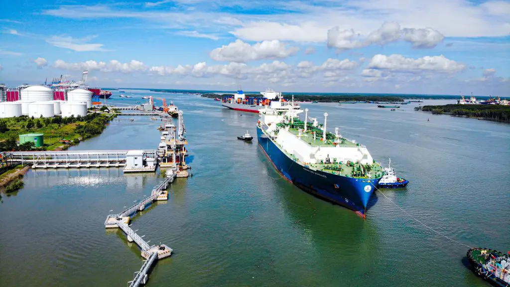 PetroVietnam Gas welcomes Vietnam's first LNG cargo
