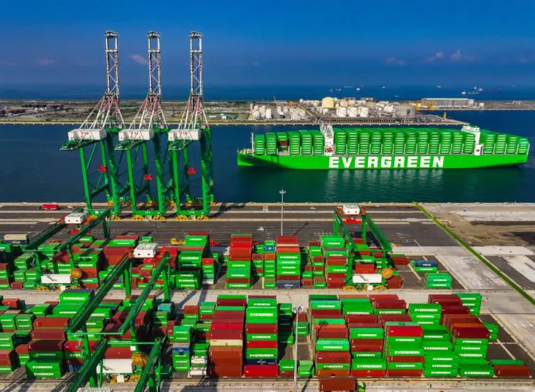 Hanwha Ocean, Evergreen ink $1.6 billion deal for six LNG-powered containerships