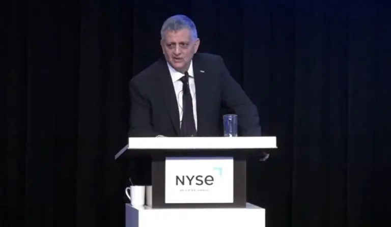 YPF expects more supermajors to join Argentina LNG project, CEO says