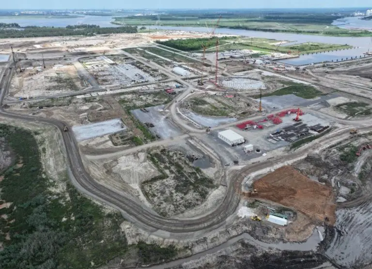 Great Lakes clinches Louisiana LNG dredging gig