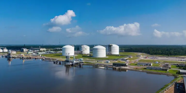 Energy Transfer in advanced talks to sell remaining Lake Charles LNG volumes