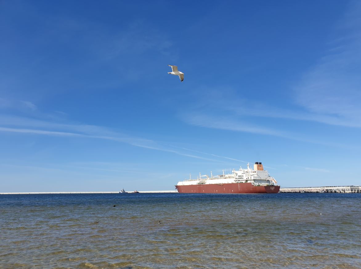 Al Gattara LNG carrier at the Swinoujscie facility
