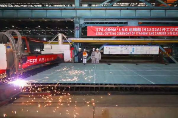 Hudong starts work on 2nd LNG carrier for COSCO and CNPC