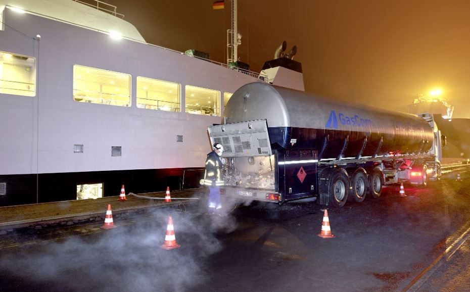 Brunsbuttel hosts first LNG bunkering op for Greenferry I
