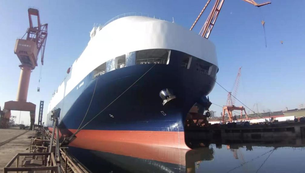 SFL charters two new LNG-powered car carriers
