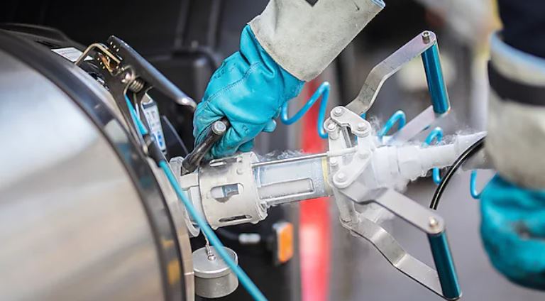 Shell plans Italian LNG fueling stations as part of new move