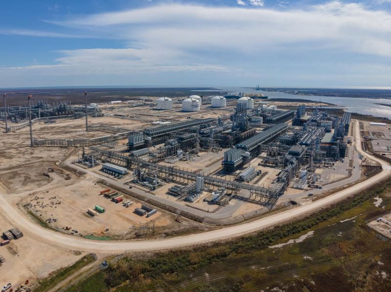 Cheniere's quarterly earnings surge, raises guidance