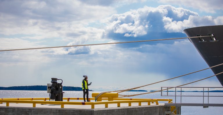 Finland's Hamina LNG offers terminal capacity from October