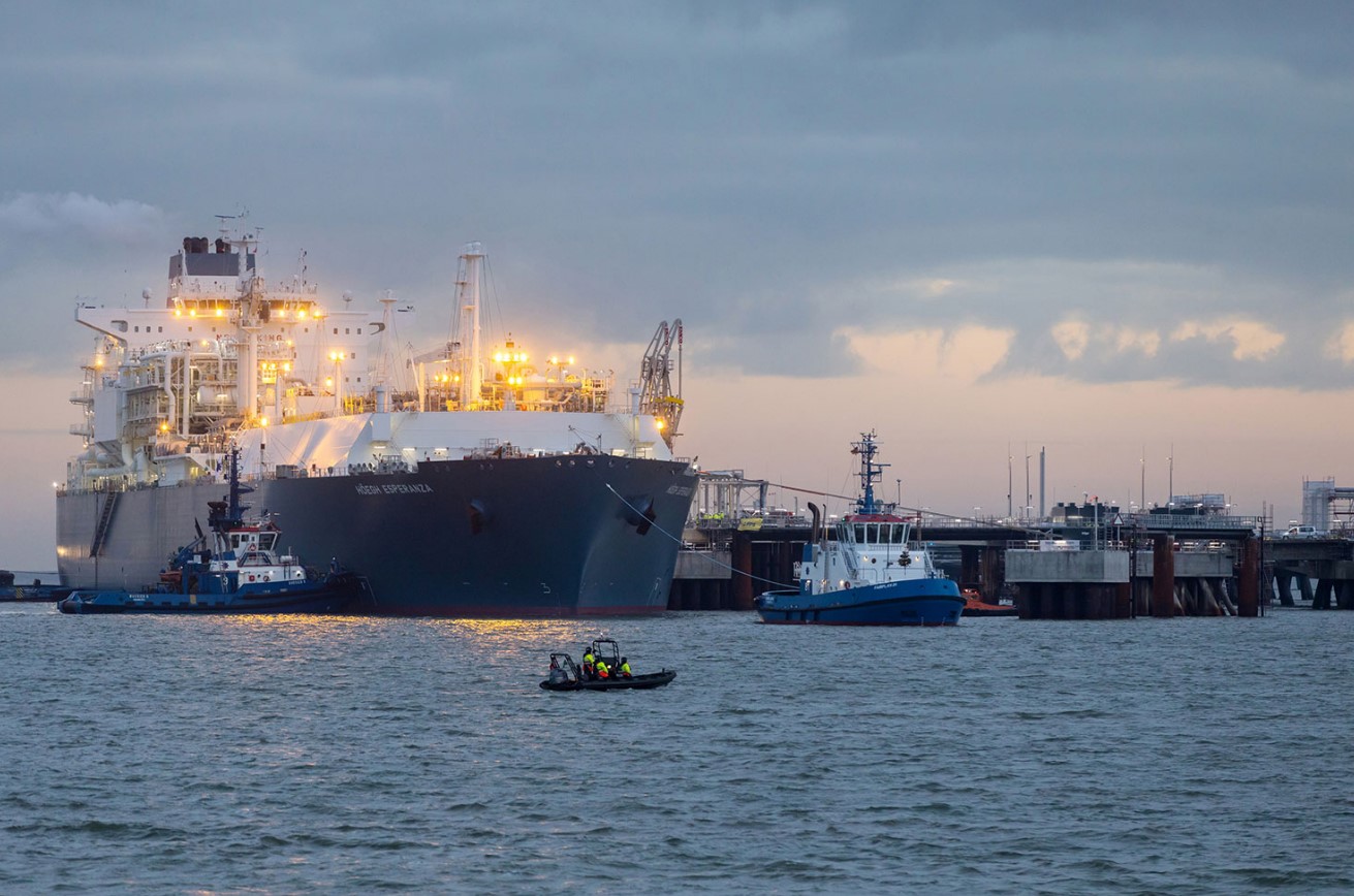 German FSRU terminal operator starts operations