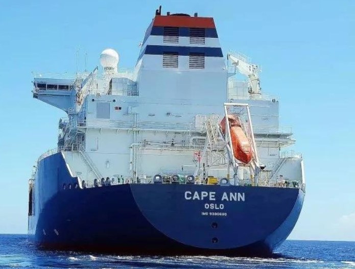 Loaded FSRU on its way to France's Le Havre