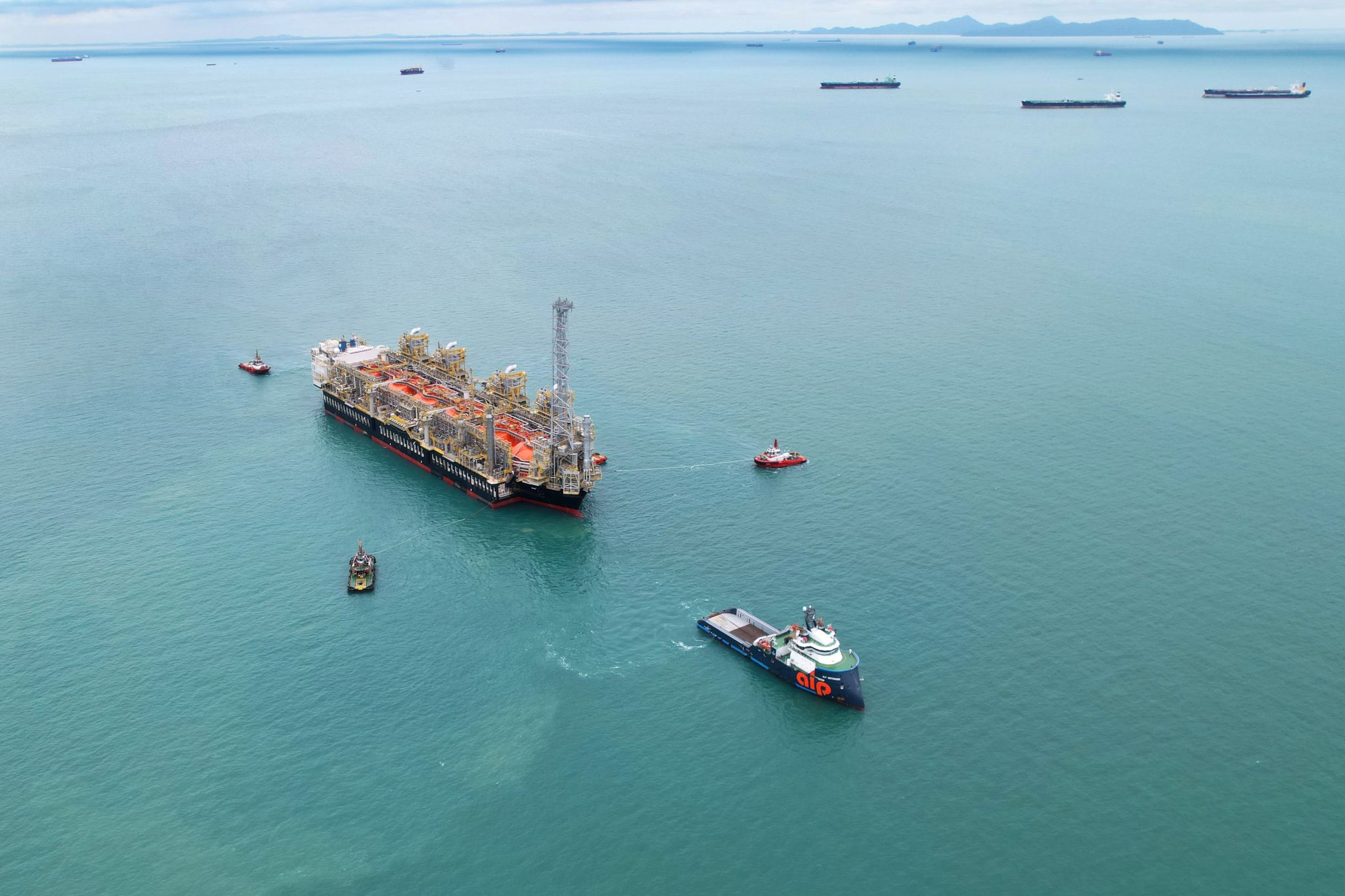 Golar's FLNG leaves Singapore to start Tortue job