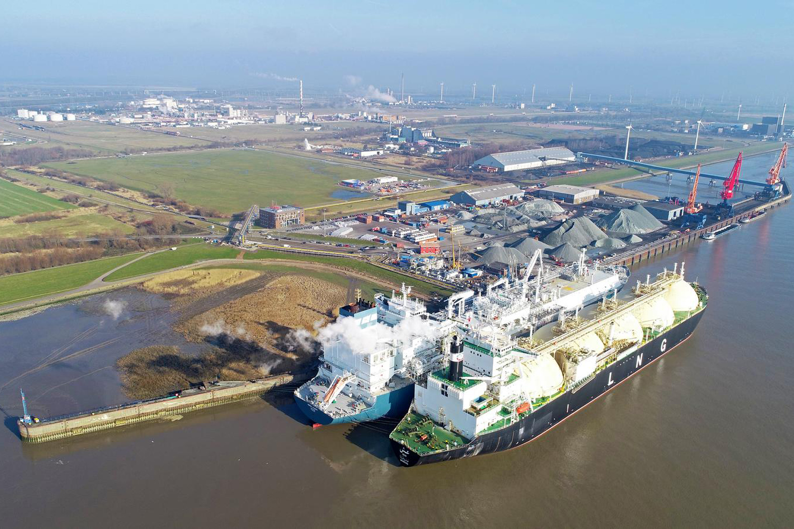 KN takes over commercial management of four LNG terminals in Germany