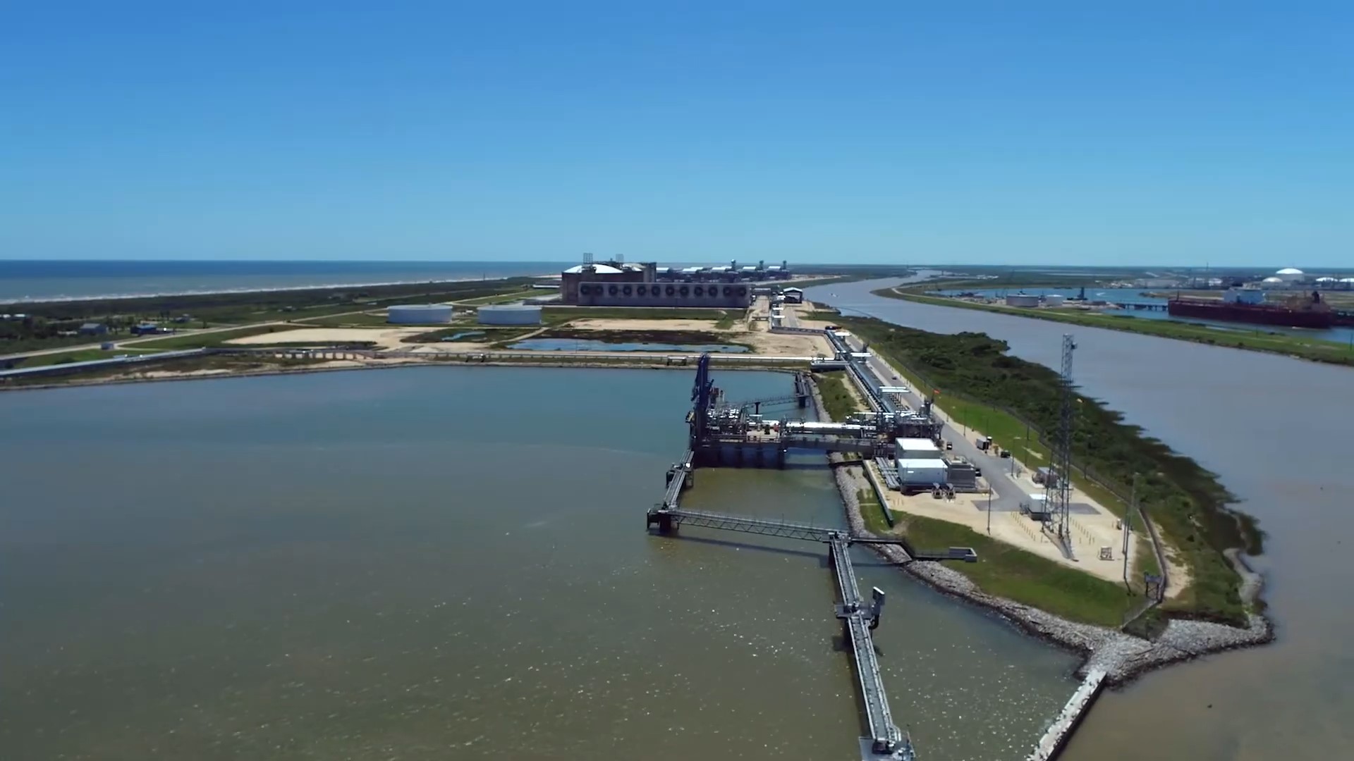 Freeport LNG says to boost capacity to about 16.5 mtpa