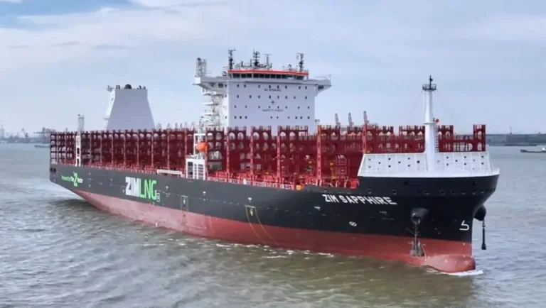 ZIM inks charter deals for ten LNG-powered containerships