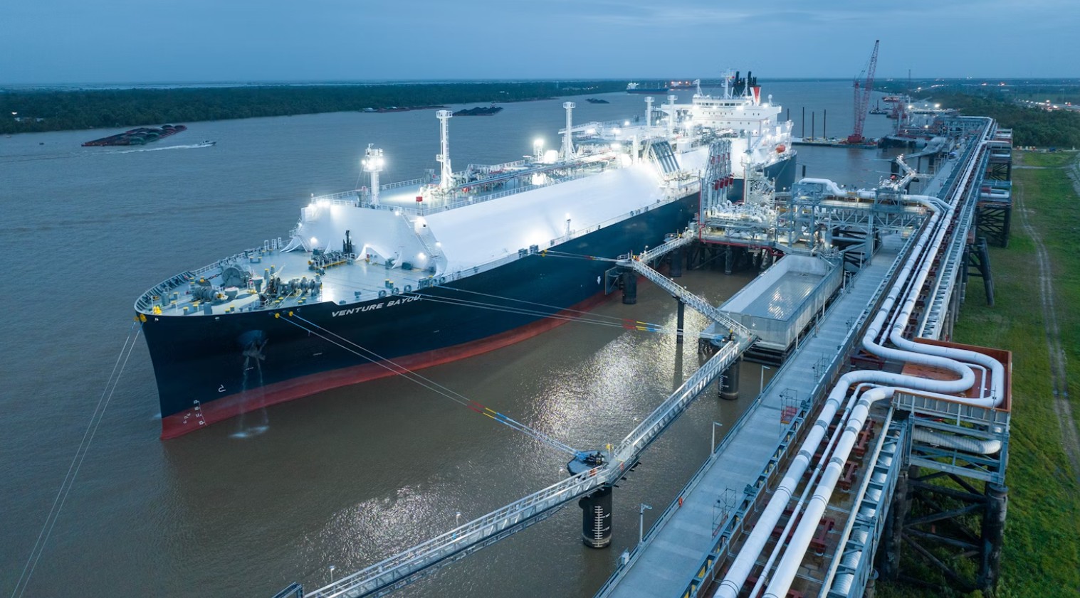 IEA global LNG trade up 4 percent in H1