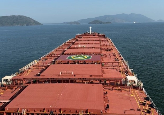 Himalaya converts charter for LNG-powered bulker