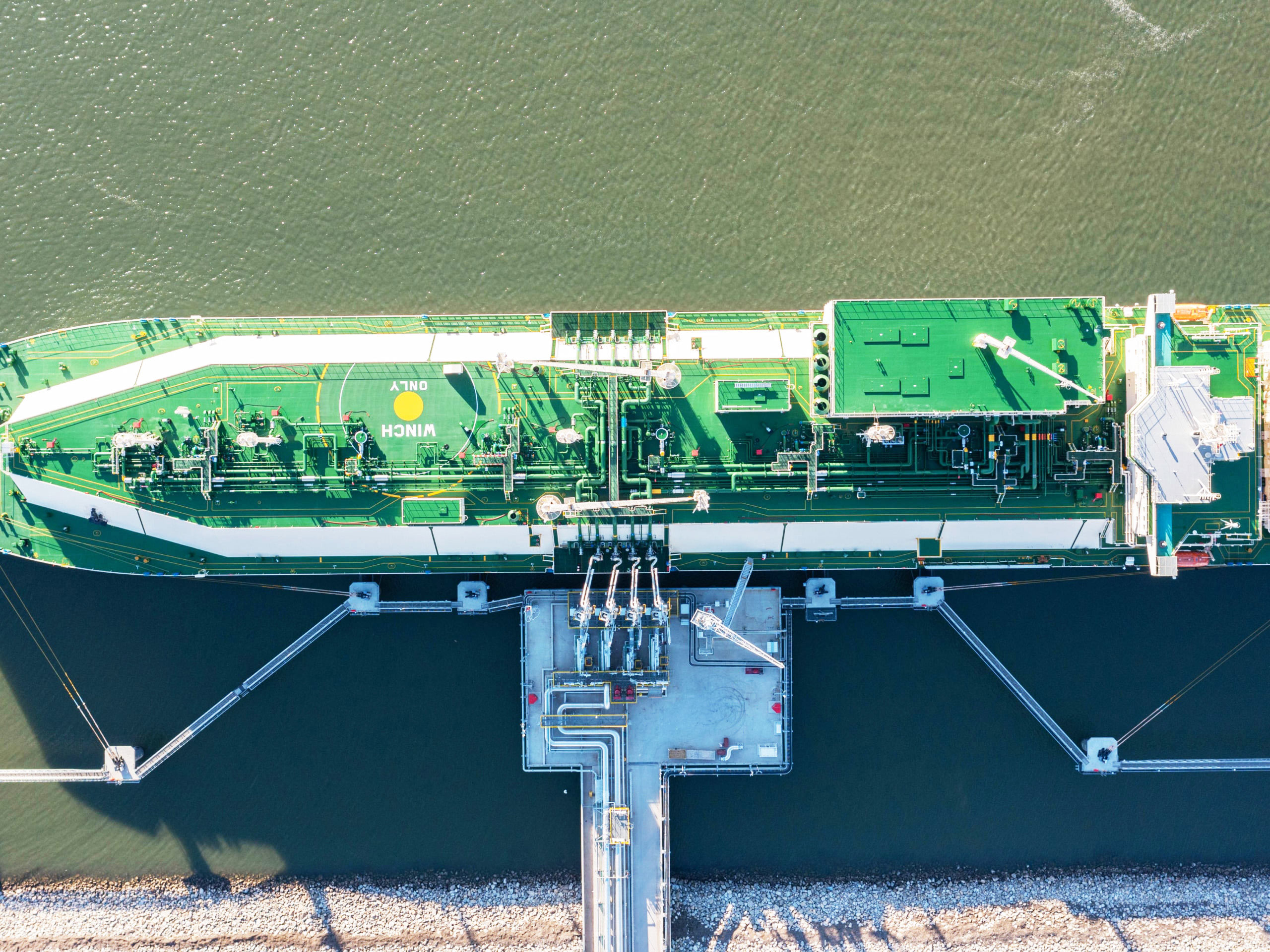 Japan boosts LNG imports in October