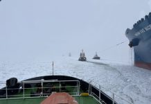 Deutsche ReGas Mukran FSRU remains operational despite 'challenging' weather