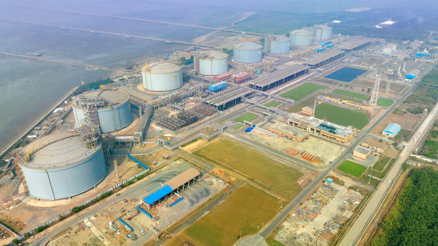 India's Petronet LNG declares force majeure to offtakers
