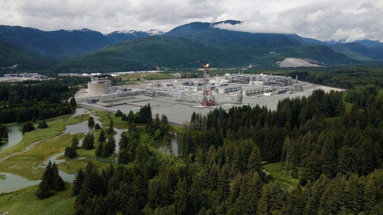 LNG Canada inks pipeline deal for second phase
