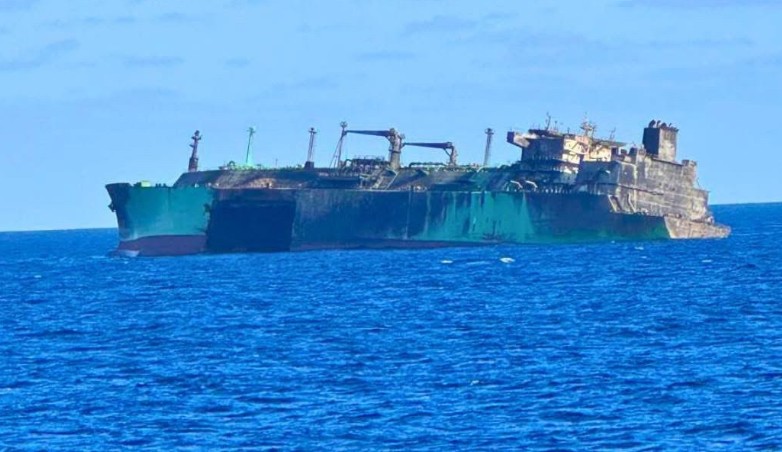 NOC damaged Russian LNG carrier to be towed to Libya