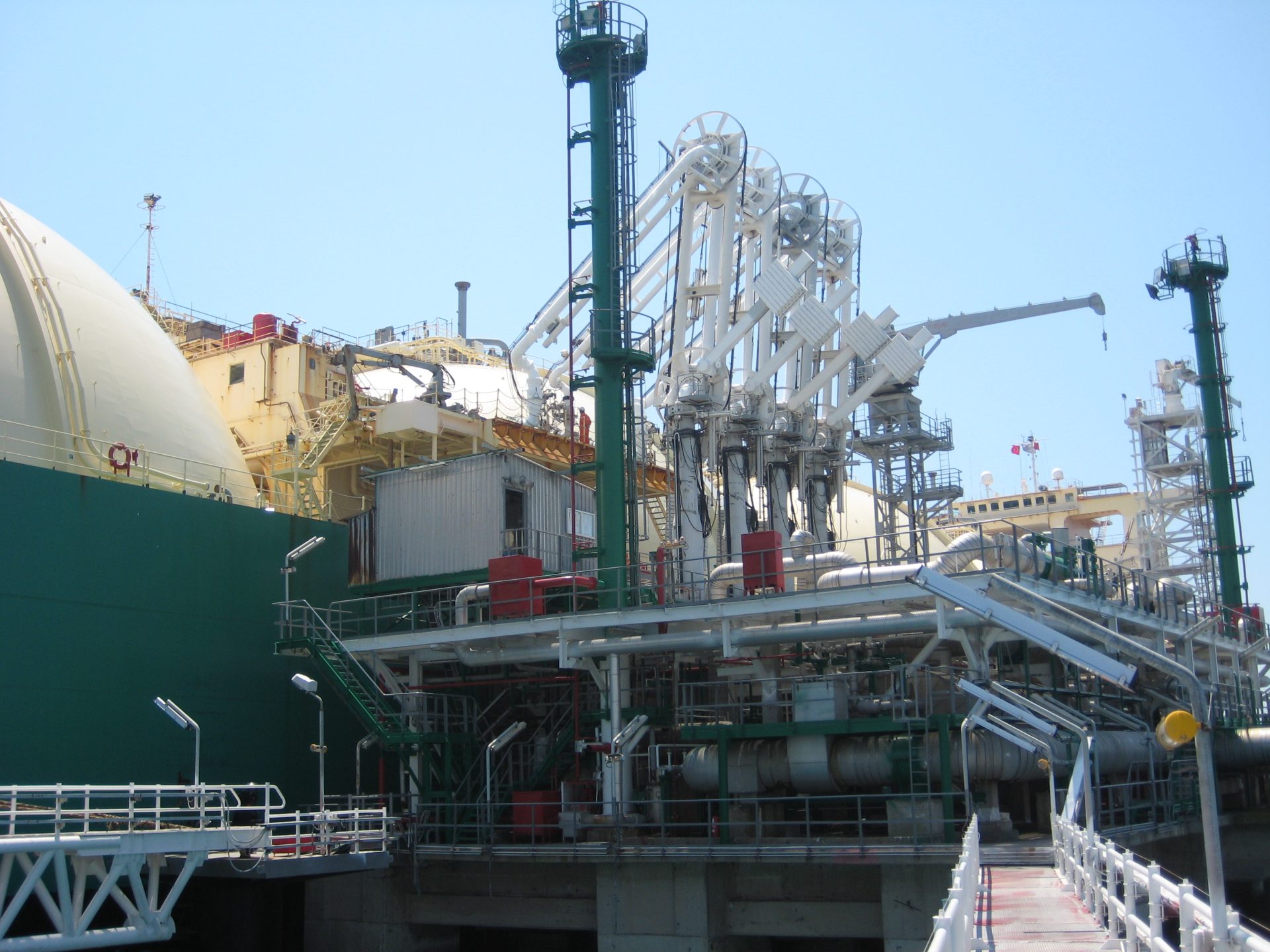 Botas launches tender for LNG carrier duo