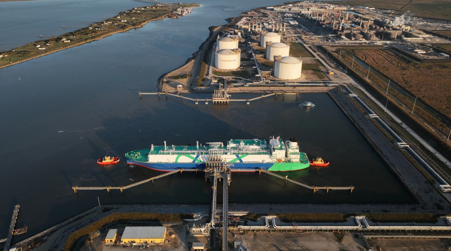 LNG carrier arrives at Golden Pass terminal to load first export cargo
