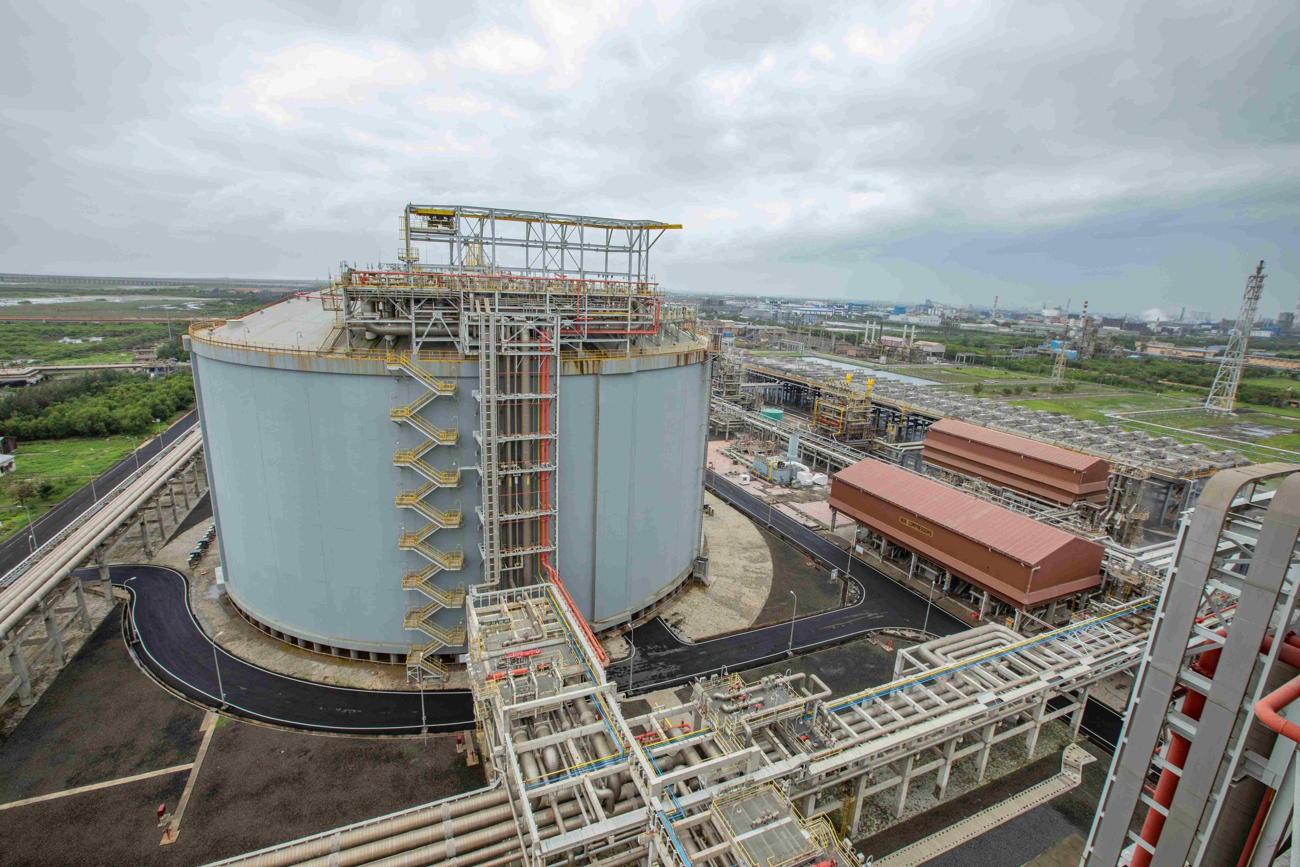 India's Petronet LNG logs higher quarterly profit, volumes