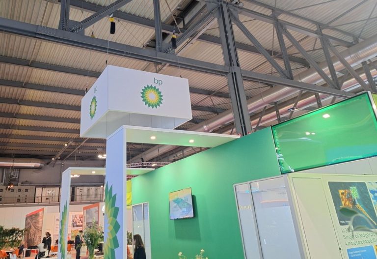 BP simplifies corporate structure into two segments