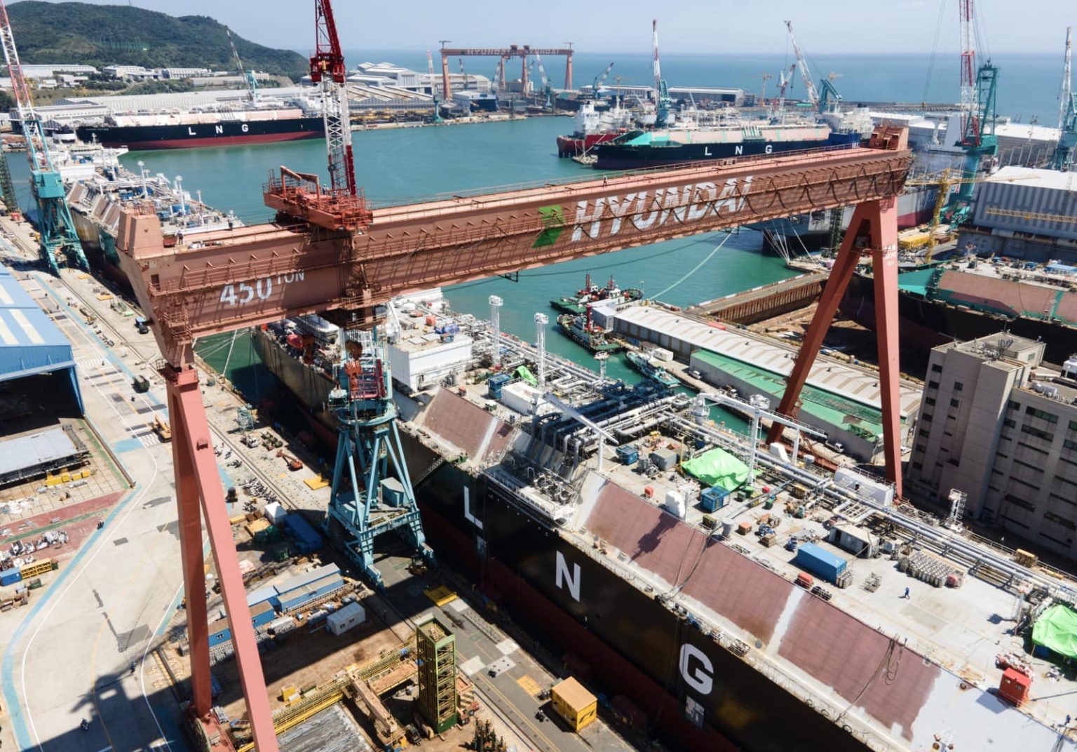 HD Hyundai Heavy to build FSRU, LNG carrier